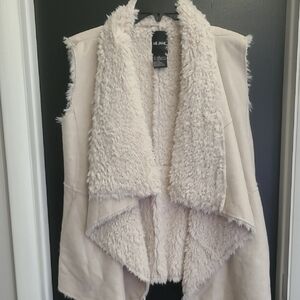 Me Jane Women's Beige Fleece Vest